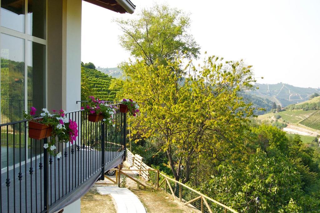 Trezzo Tinella B&B Mario & Mario الغرفة الصورة